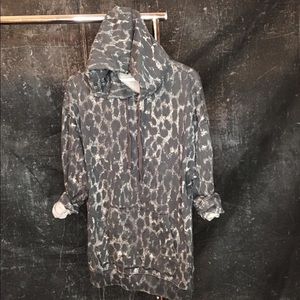 Men’s leopard hood